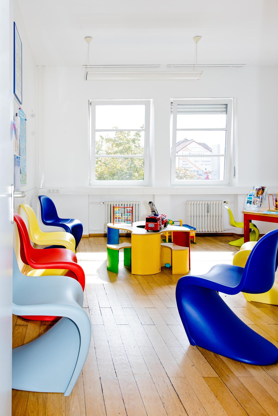 MVZ Saar: Praxisräume der Facharztpraxis für Kinder- und Jugendmedizin Dr. Katja Ihmann & Markus Leidinger MVZ Saar: Praxisräume der Facharztpraxis für Kinder- und Jugendmedizin Dr. Katja Ihmann & Markus Leidinger